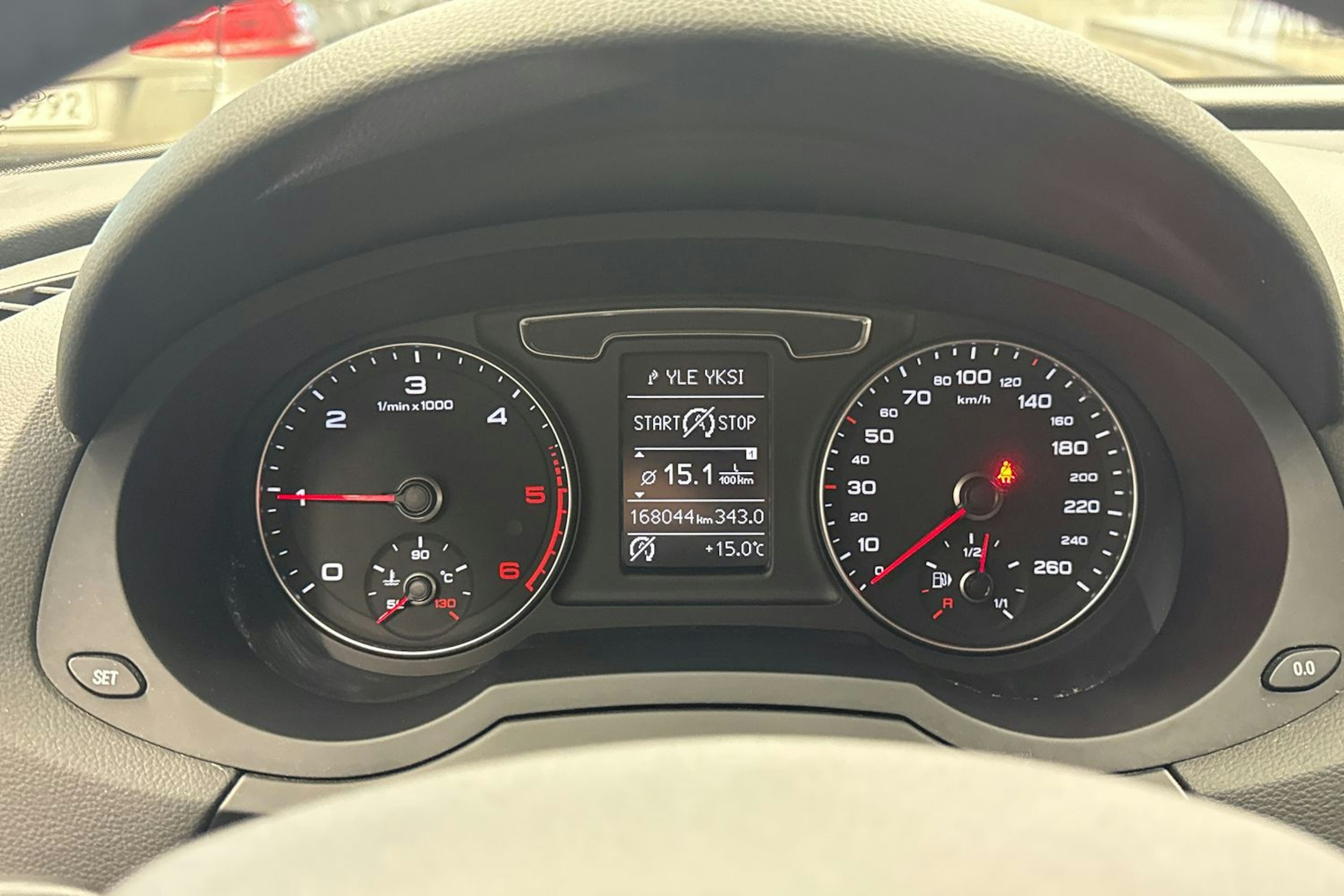 valkoinen Audi Q3 2016 kuva 18.