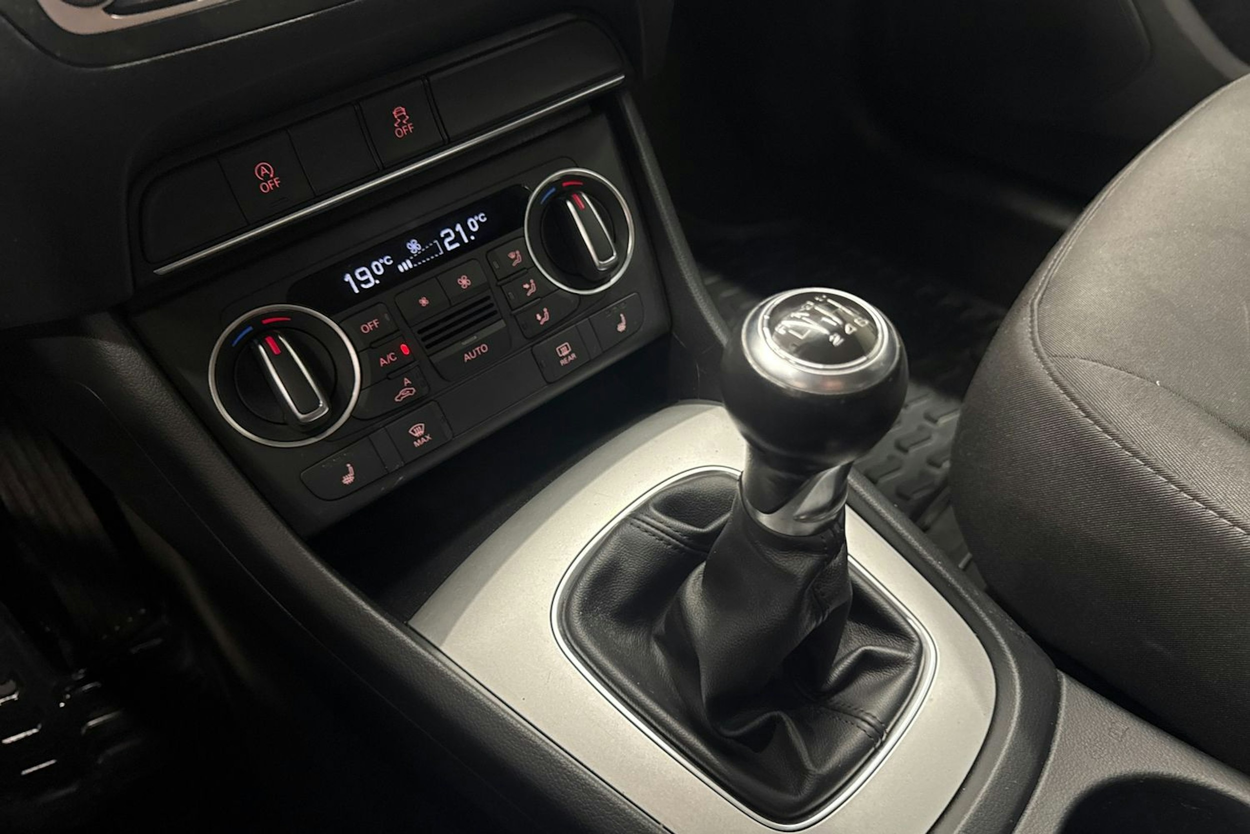valkoinen Audi Q3 2016 kuva 19.