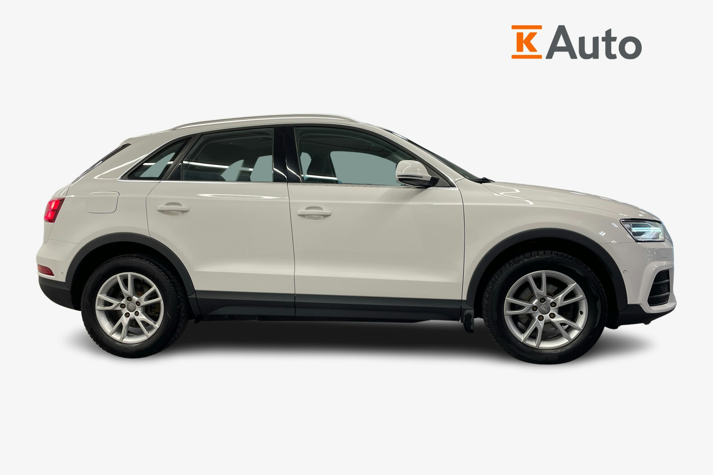 valkoinen Audi Q3 2016 kuva 5.