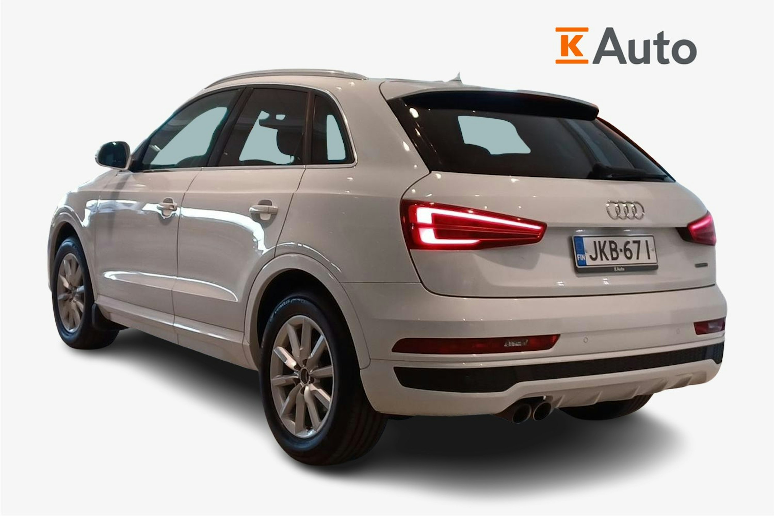 Valkoinen Audi Q3 2016 kuva 2.