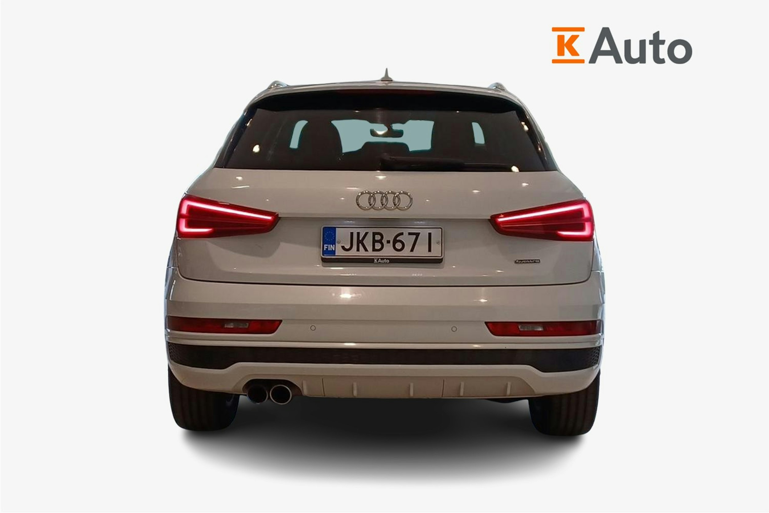 Valkoinen Audi Q3 2016 kuva 3.