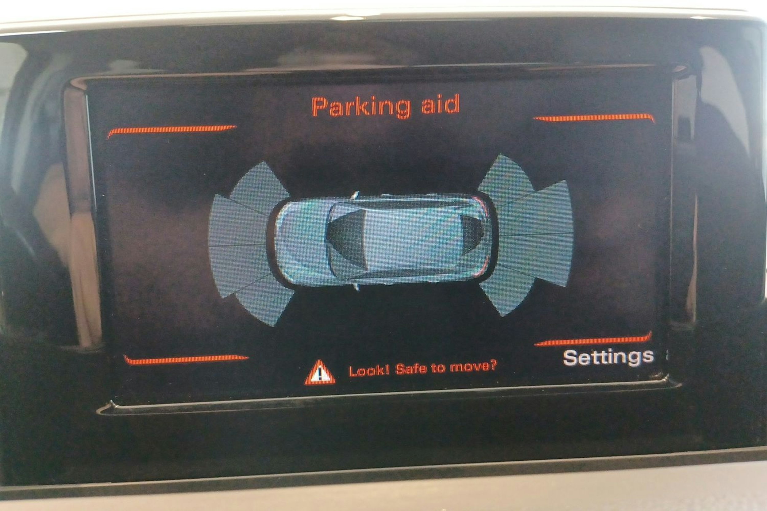Valkoinen Audi Q3 2016 kuva 19.