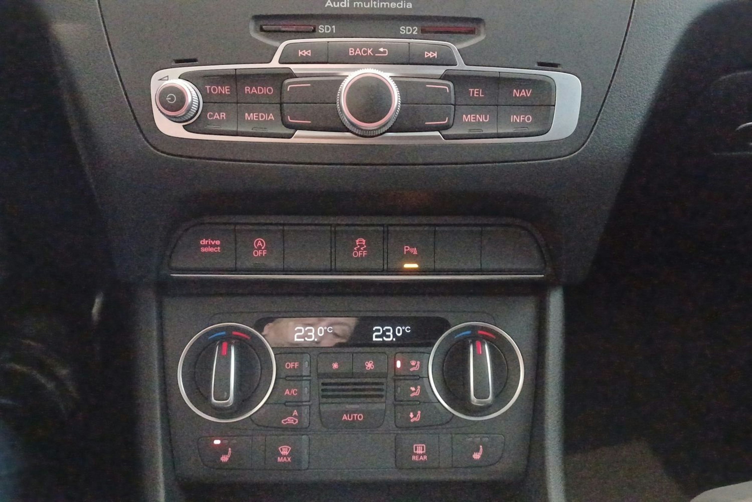 Valkoinen Audi Q3 2016 kuva 24.