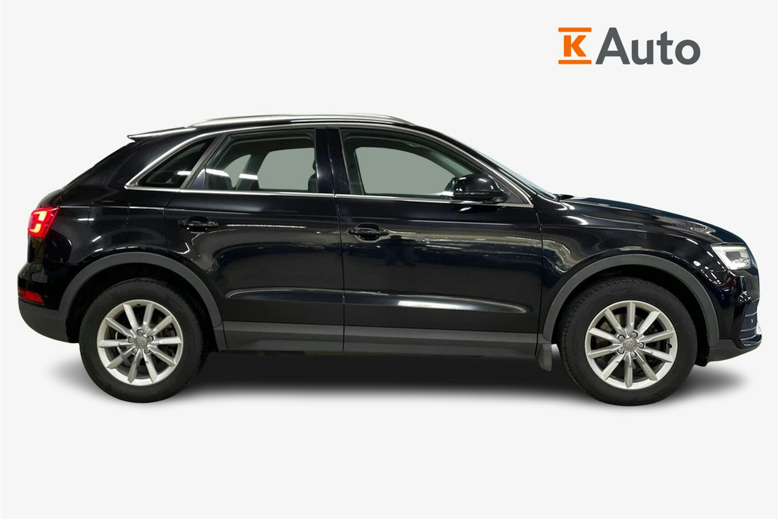 Musta Audi Q3 2016 kuva 5.