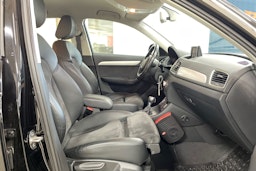 Musta Audi Q3 2016 kuva 11.