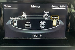 Musta Audi Q3 2016 kuva 17.