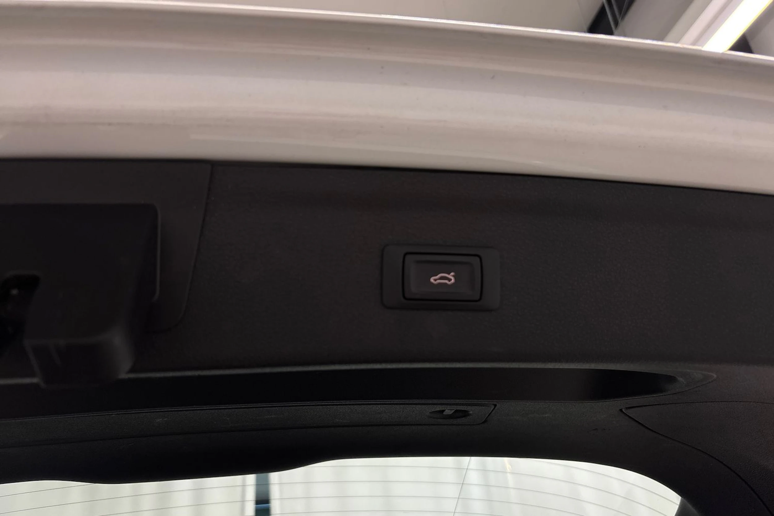 valkoinen Audi Q3 2016 kuva 11.