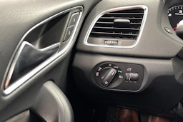 valkoinen Audi Q3 2016 kuva 12.