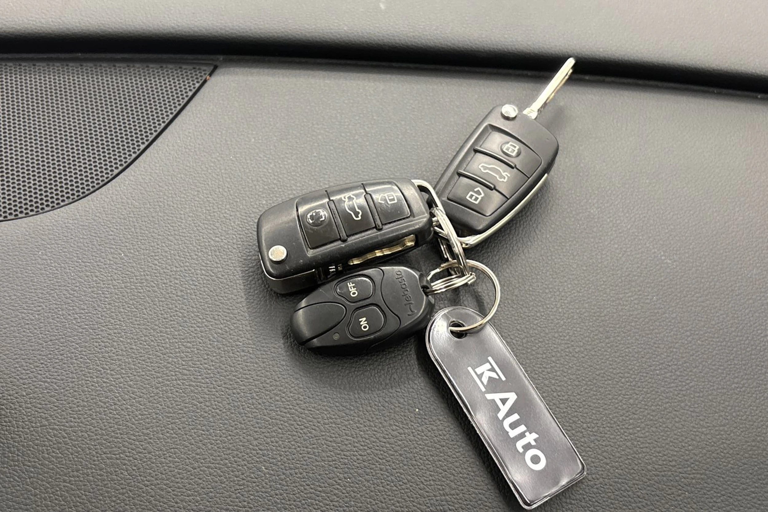 valkoinen Audi Q3 2016 kuva 19.