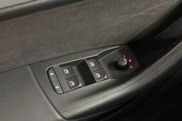 valkoinen Audi Q3 2016 kuva 23.