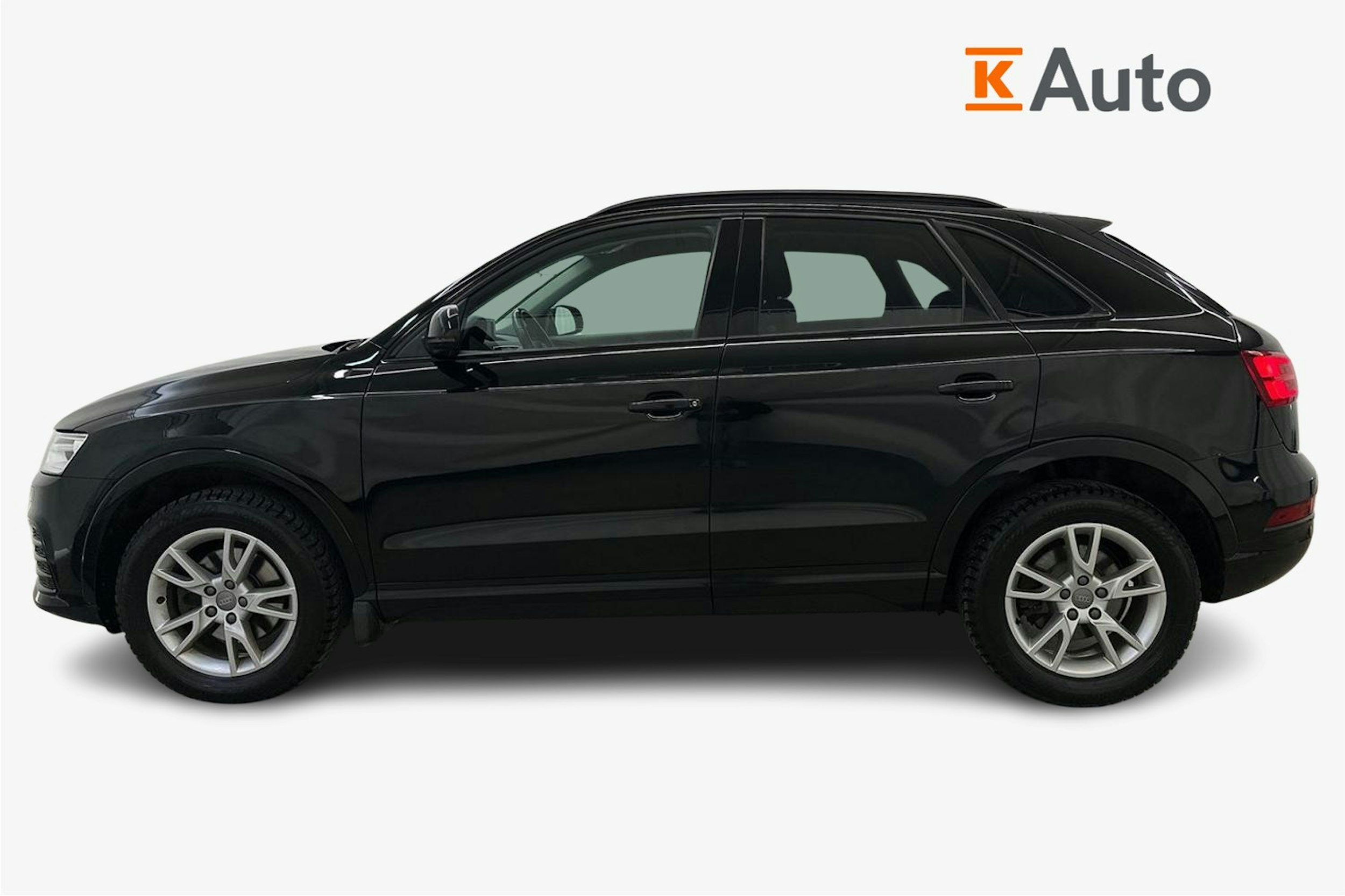 musta Audi Q3 2017 kuva 6.
