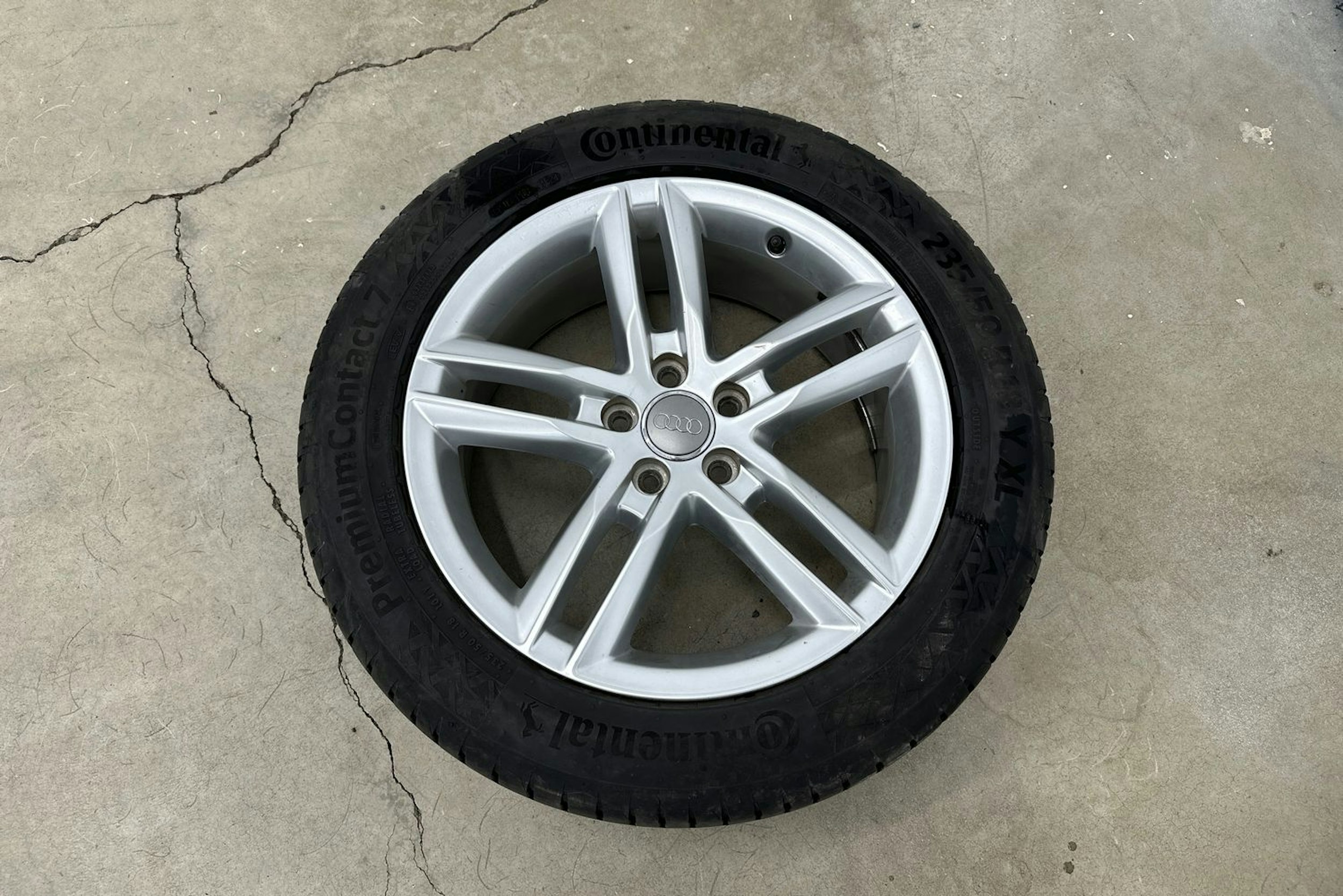 musta Audi Q3 2017 kuva 13.