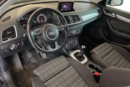 musta Audi Q3 2017 kuva 3.
