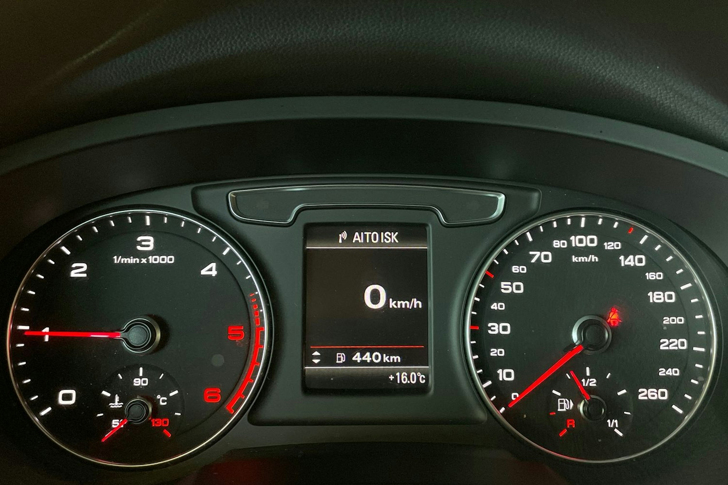 musta Audi Q3 2017 kuva 14.
