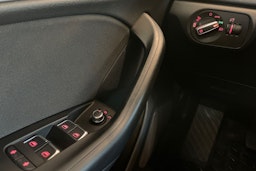 musta Audi Q3 2017 kuva 18.