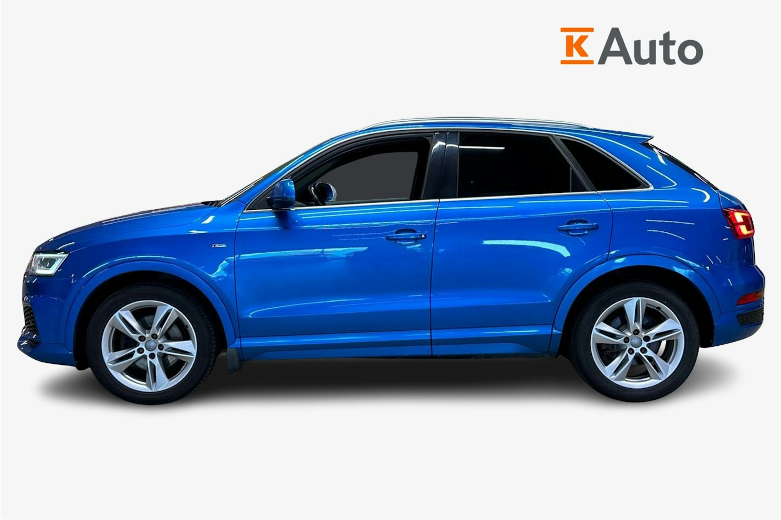 met. sininen Audi Q3 2017 kuva 6.