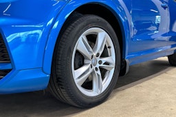met. sininen Audi Q3 2017 kuva 11.