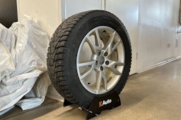 met. sininen Audi Q3 2017 kuva 13.