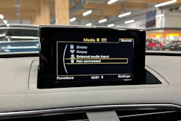 met. sininen Audi Q3 2017 kuva 21.