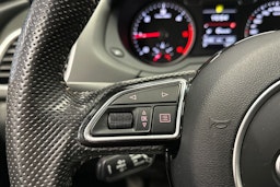 met. sininen Audi Q3 2017 kuva 29.