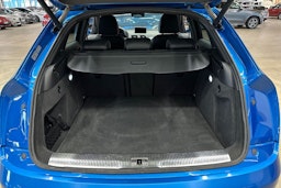 met. sininen Audi Q3 2017 kuva 33.