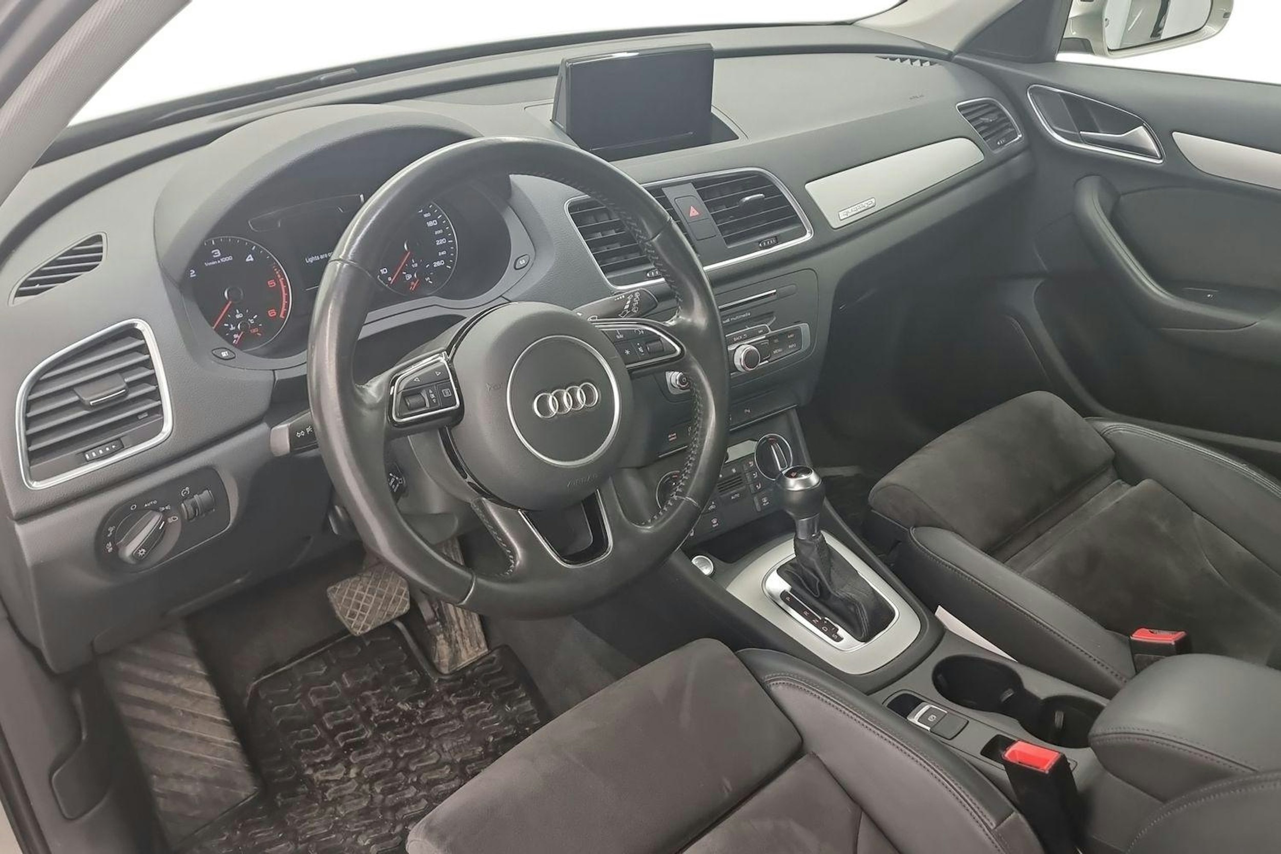 Hopea Audi Q3 2017 kuva 7.