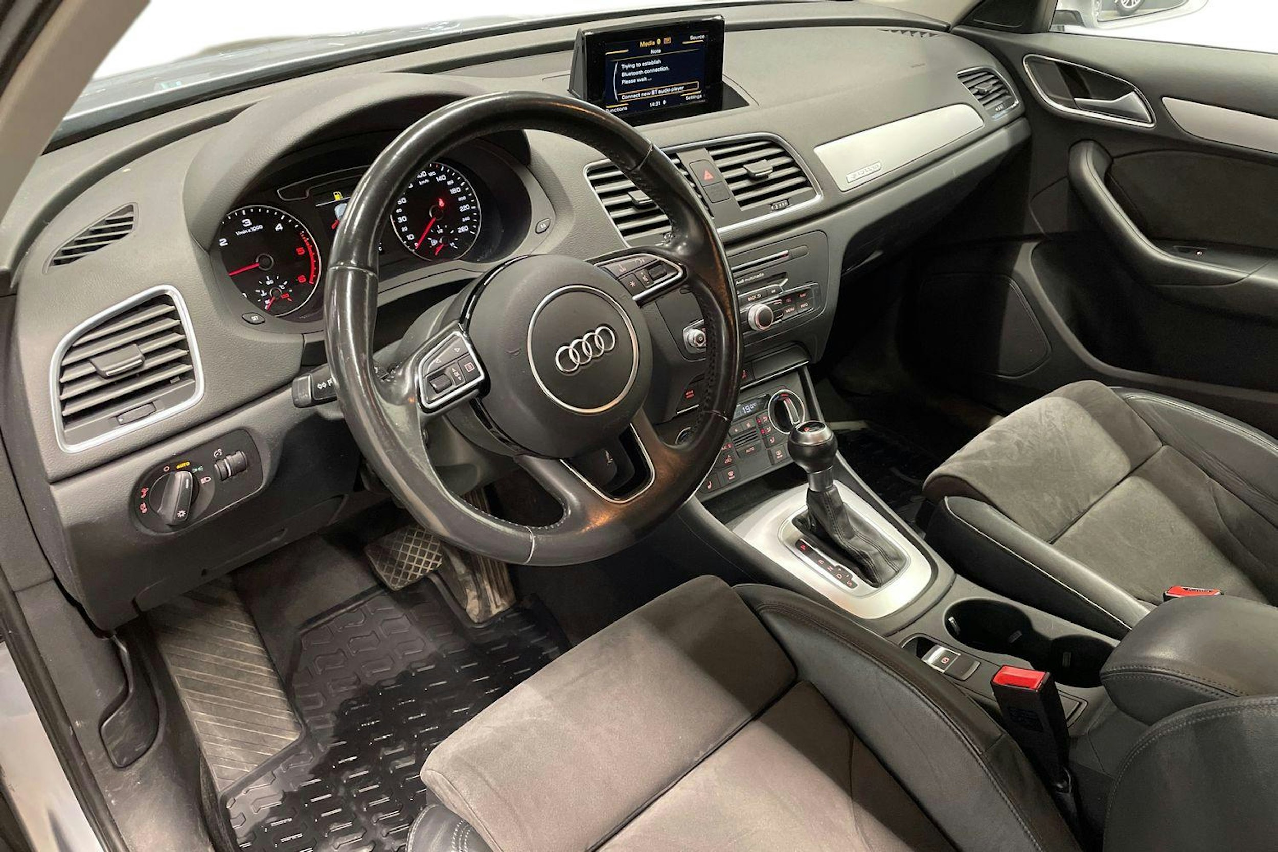 hopea Audi Q3 2017 kuva 7.