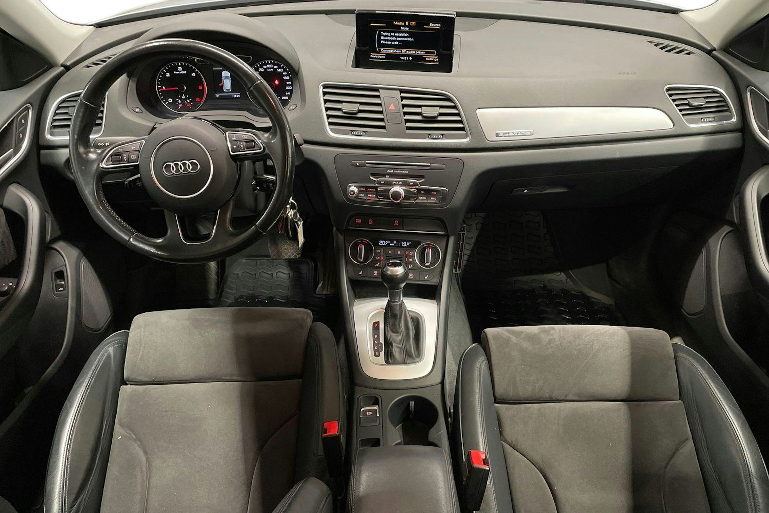 hopea Audi Q3 2017 kuva 9.