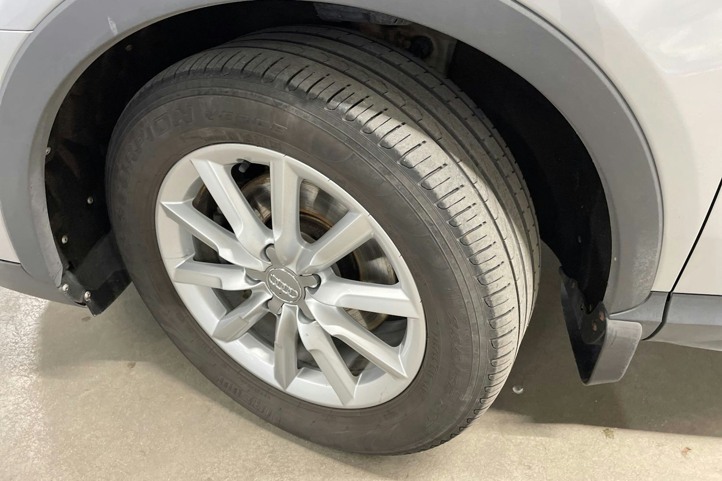 hopea Audi Q3 2017 kuva 13.