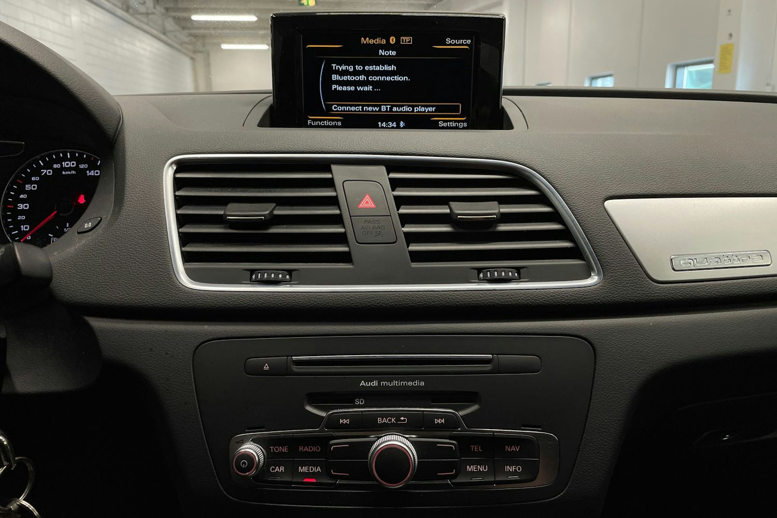 hopea Audi Q3 2017 kuva 17.
