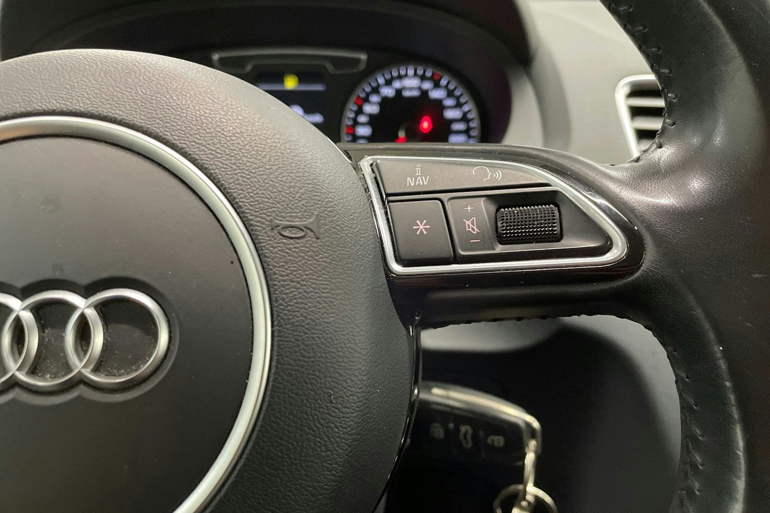 hopea Audi Q3 2017 kuva 22.
