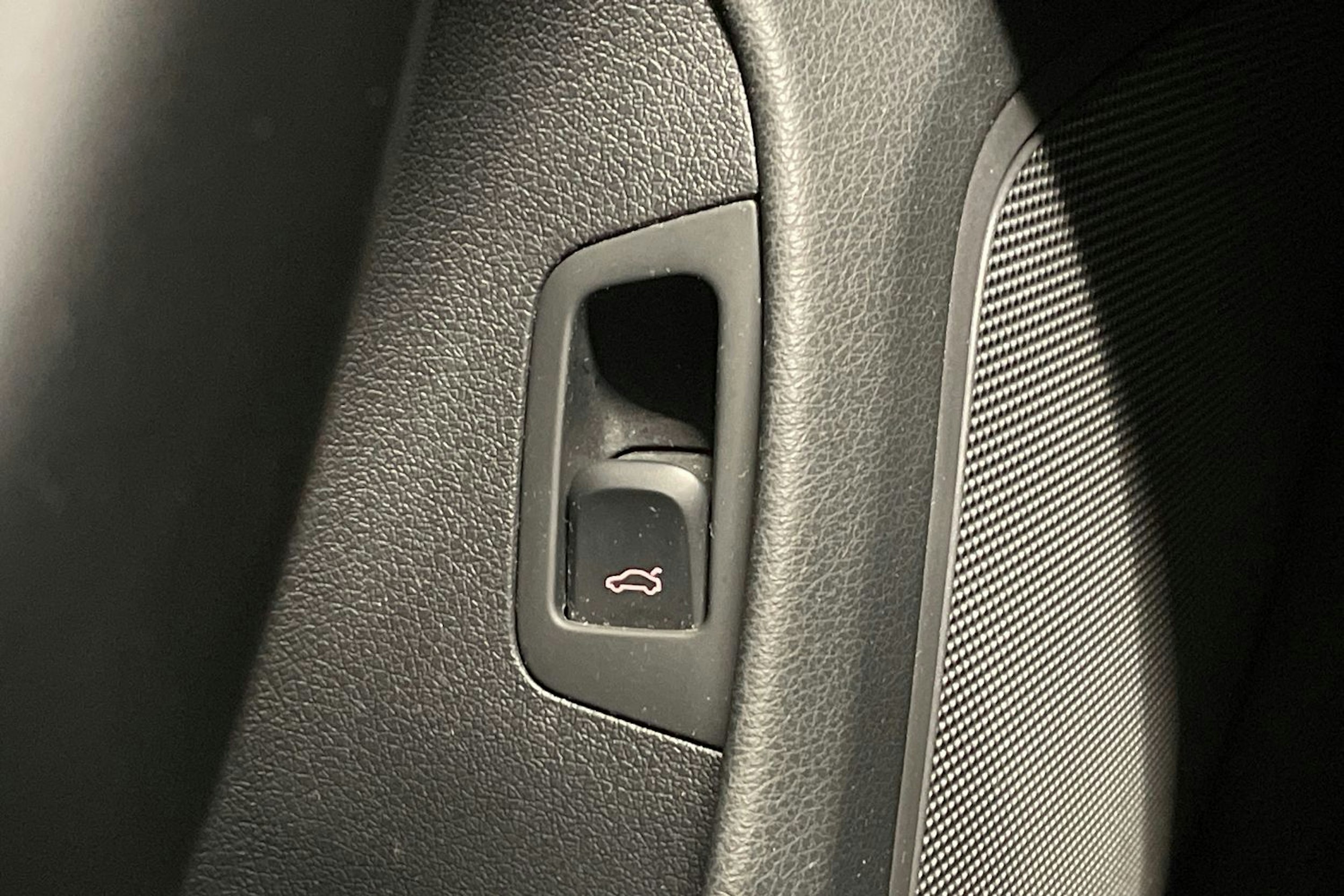 hopea Audi Q3 2017 kuva 24.