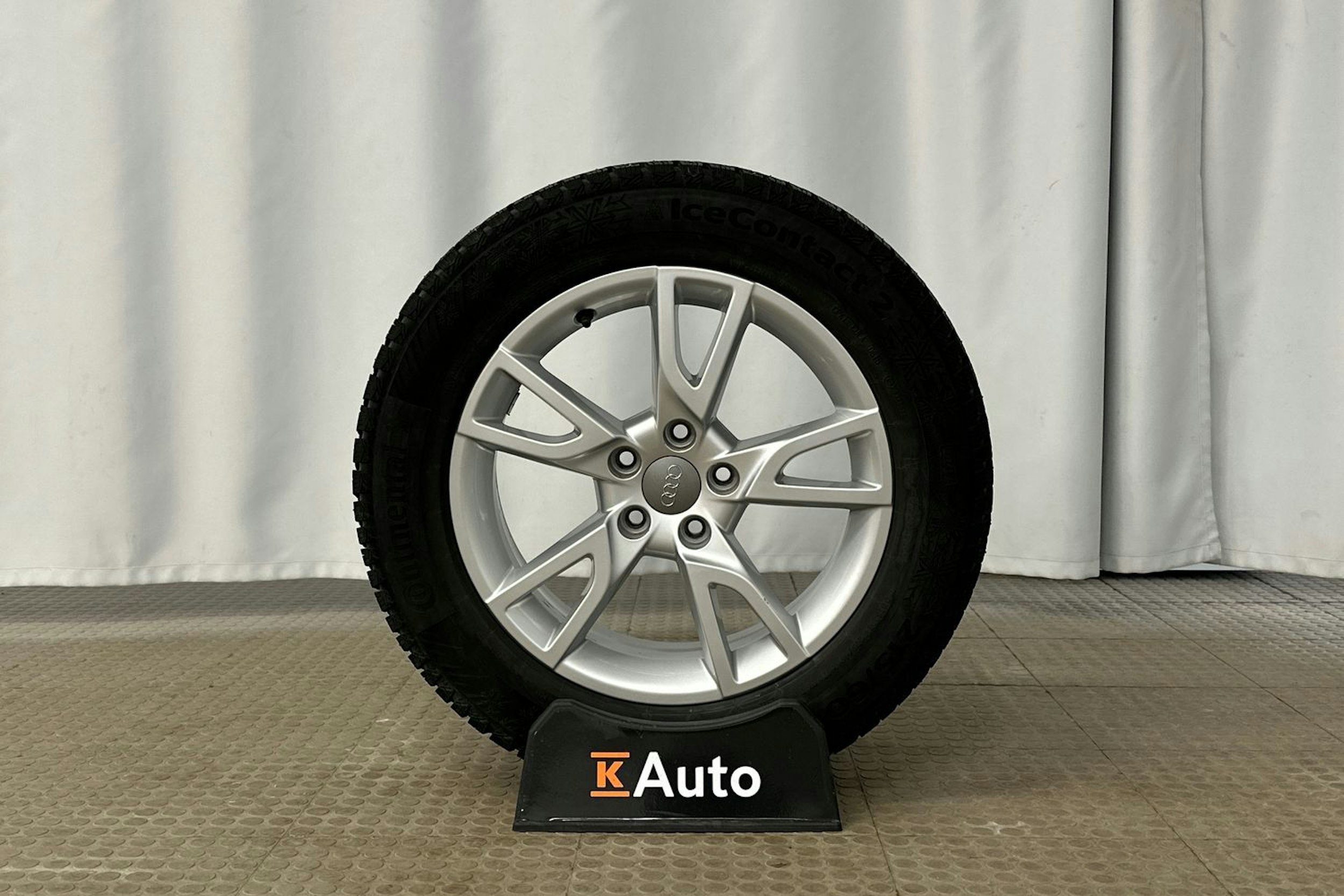 musta Audi Q3 2017 kuva 13.