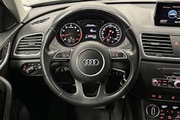 musta Audi Q3 2017 kuva 15.