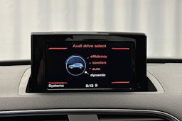 musta Audi Q3 2017 kuva 23.