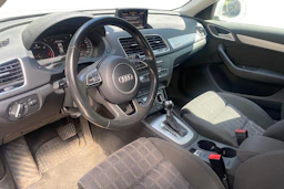 Valkoinen Audi Q3 2017 kuva 3.