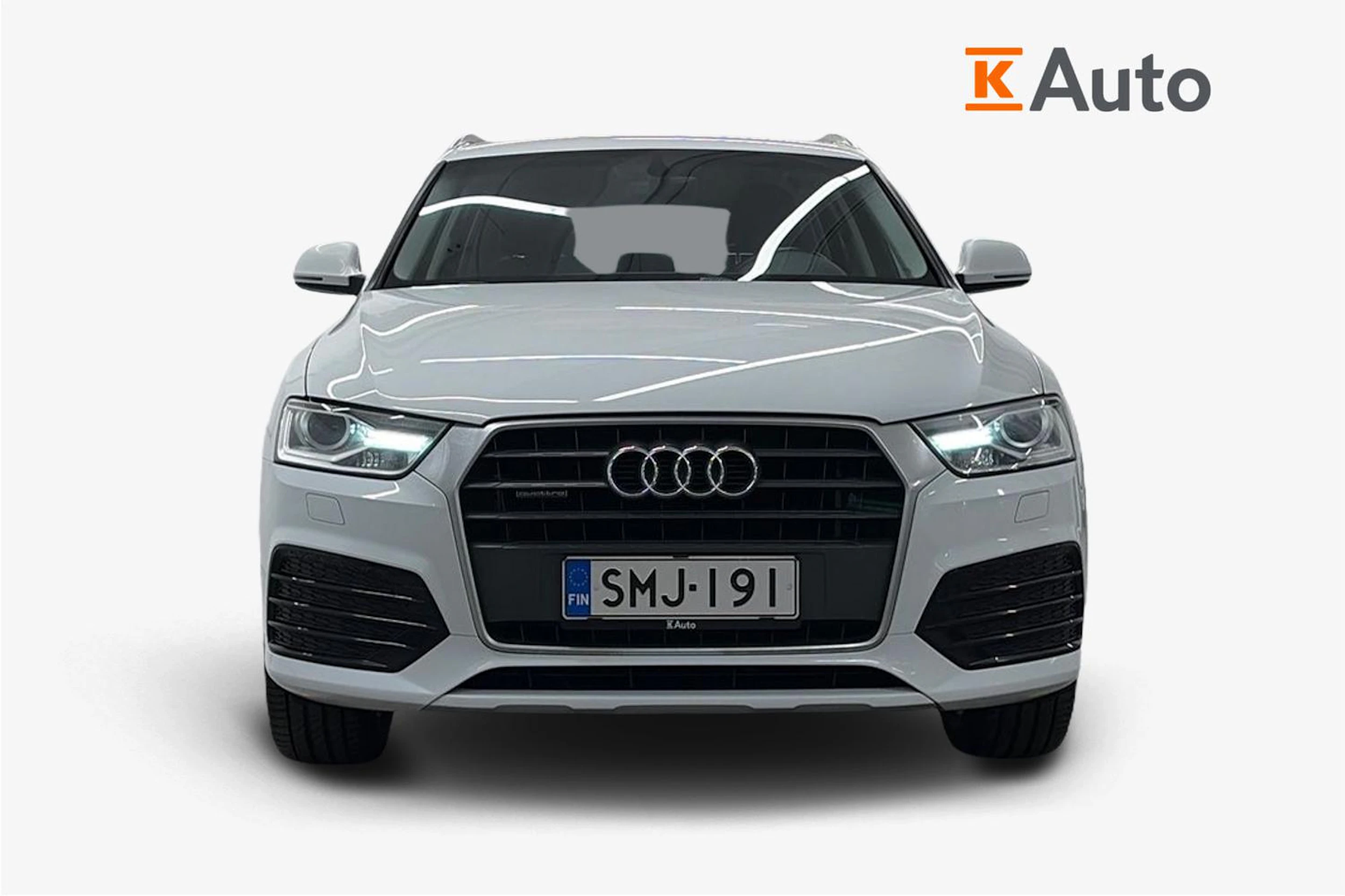 Valkoinen Audi Q3 2017 kuva 4.
