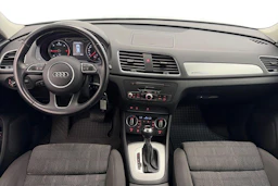 Valkoinen Audi Q3 2017 kuva 7.
