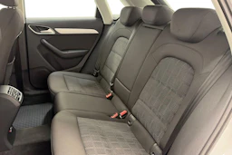 Valkoinen Audi Q3 2017 kuva 8.