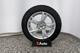 Valkoinen Audi Q3 2017 kuva 10.
