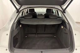 Valkoinen Audi Q3 2017 kuva 11.