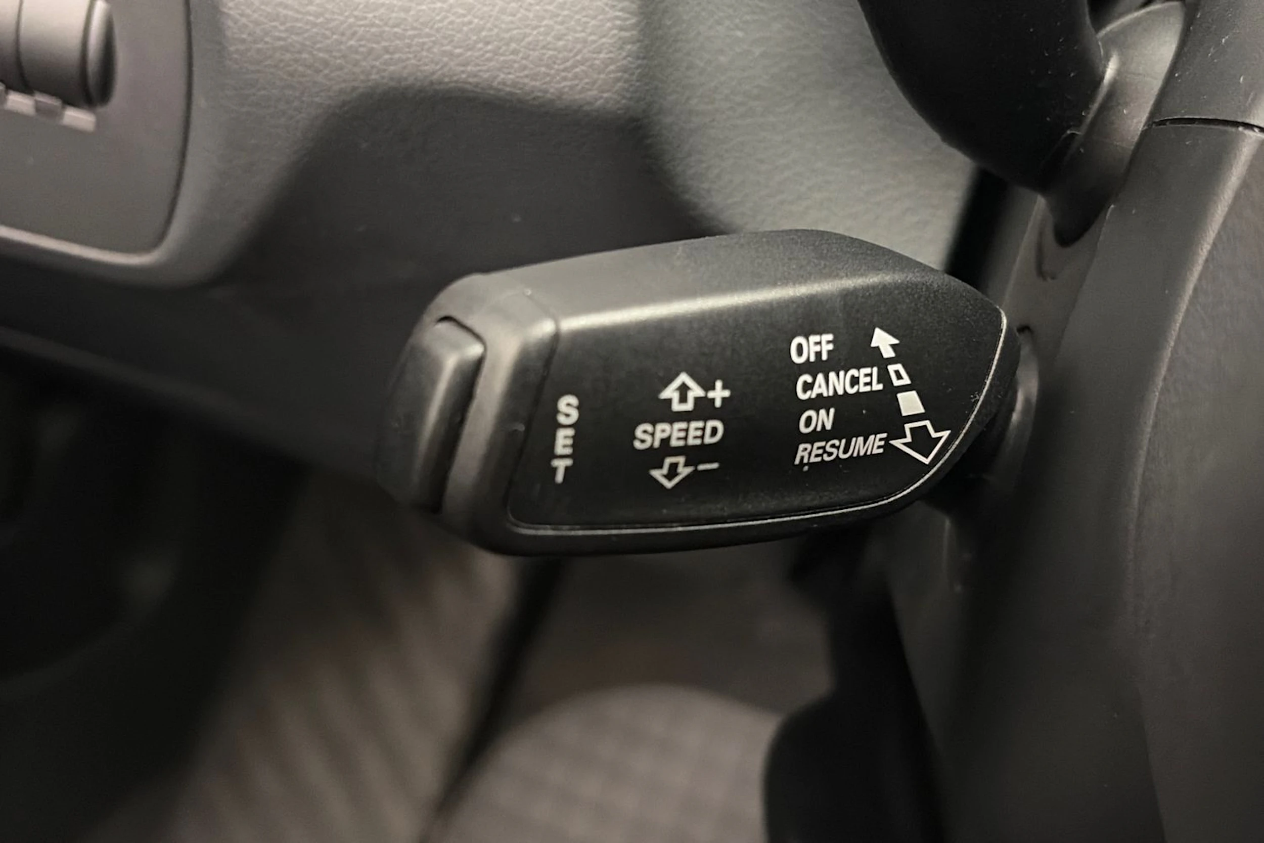 Valkoinen Audi Q3 2017 kuva 17.
