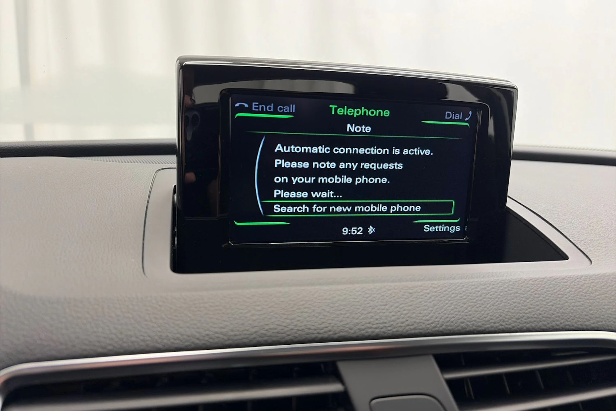 Valkoinen Audi Q3 2017 kuva 20.