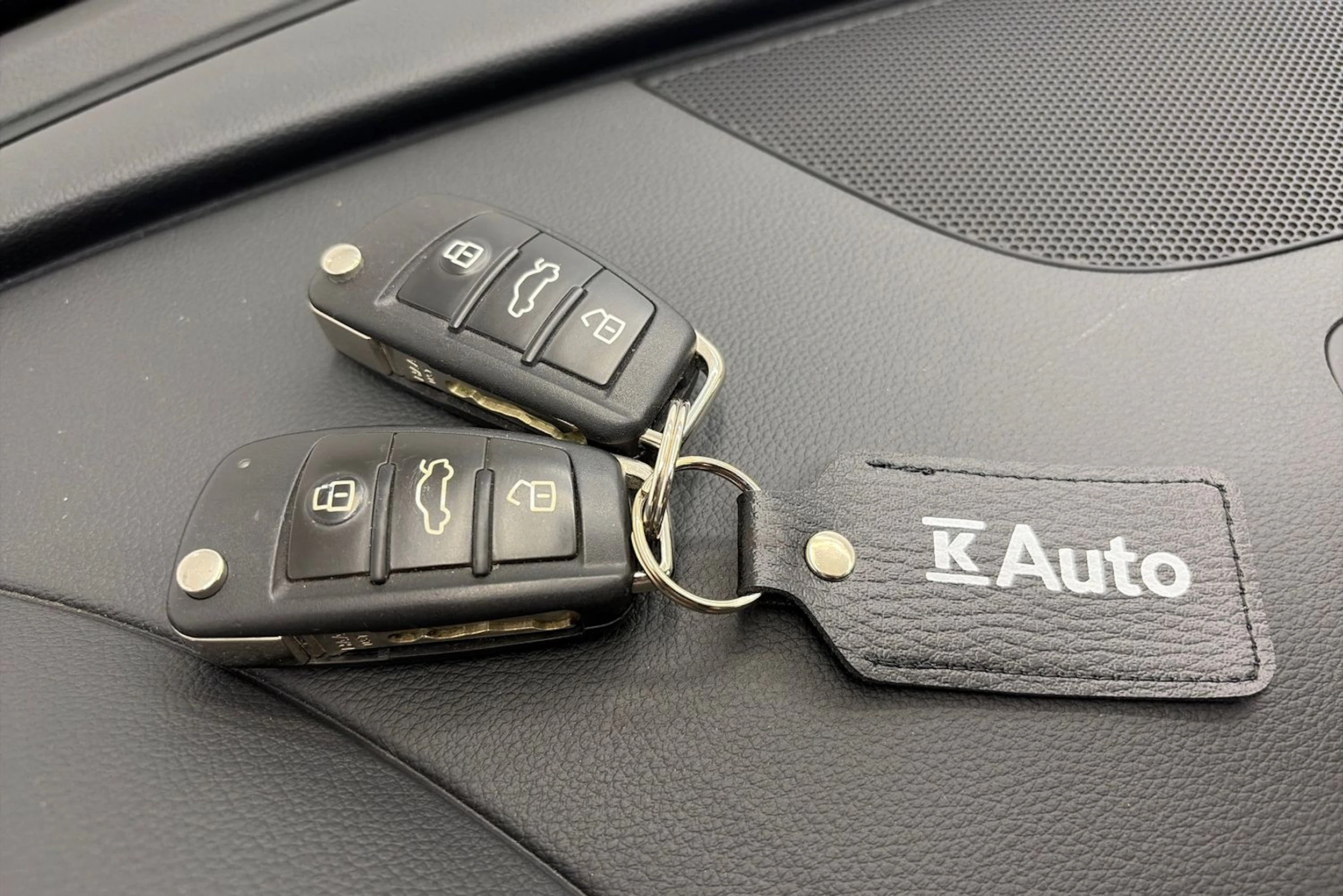 Valkoinen Audi Q3 2017 kuva 27.