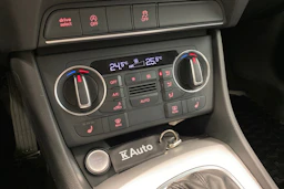 valkoinen Audi Q3 2018 kuva 19.
