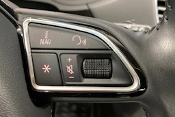 valkoinen Audi Q3 2018 kuva 23.