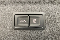 valkoinen Audi Q3 2018 kuva 24.