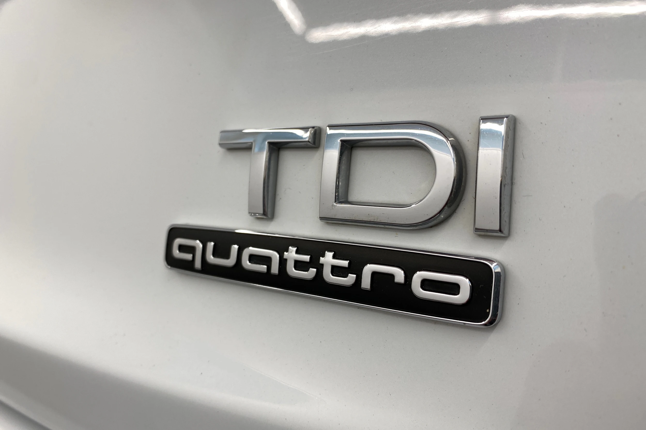 valkoinen Audi Q3 2018 kuva 27.