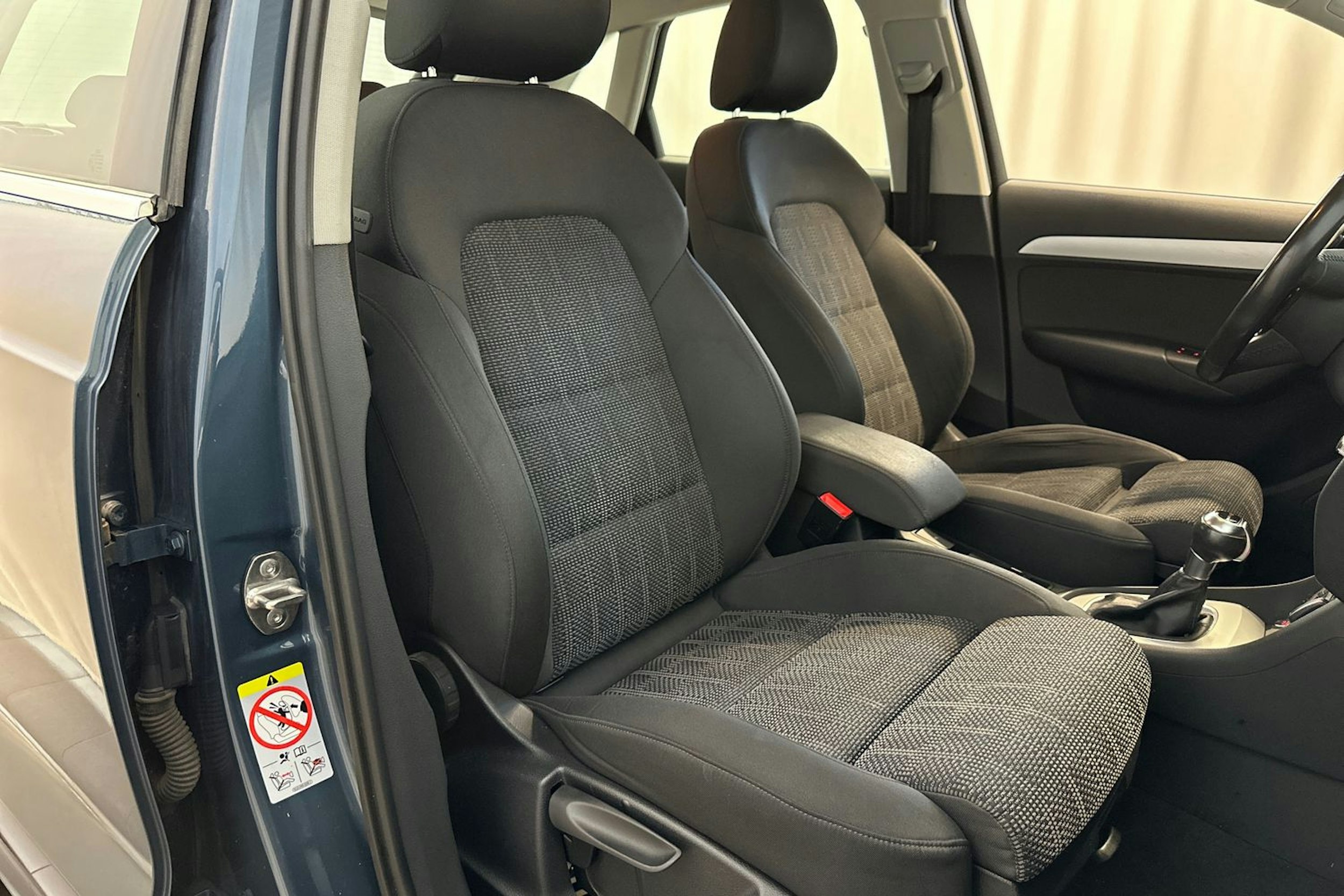sininen Audi Q3 2018 kuva 18.