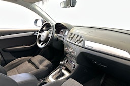 sininen Audi Q3 2018 kuva 19.